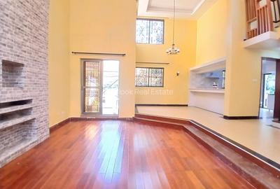 5 Bed Townhouse with En Suite in Lavington - 3
