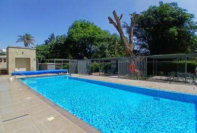 2 Bed Apartment with En Suite at Riverside Drive - 4