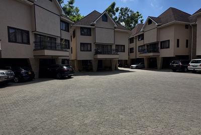 5 Bed Townhouse with En Suite at Muthangari Drive