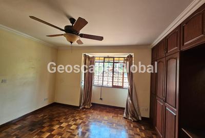 5 Bed House with En Suite in Kitisuru - 3