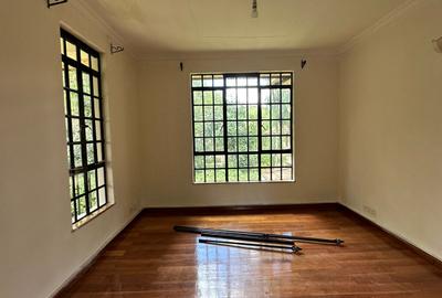4 Bed House with Swimming Pool at Miotoni - 4