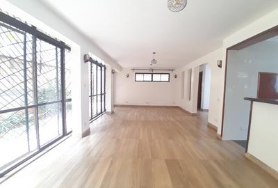 5 Bed Townhouse with En Suite at Lavington - 3