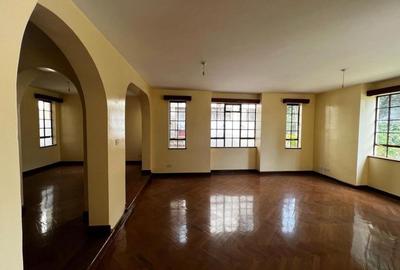 5 Bed Townhouse with En Suite in Lavington