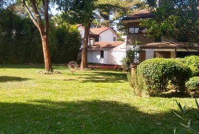 5 Bed House with En Suite at Un Avenue