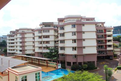 3 Bed Apartment with En Suite in Parklands