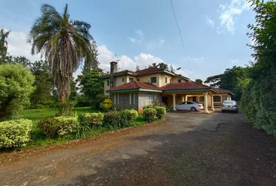 5 Bed House with En Suite at Ridgeways