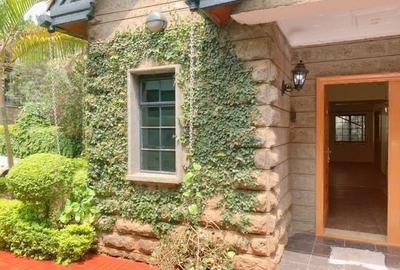 5 Bed Townhouse with En Suite in Lavington - 3