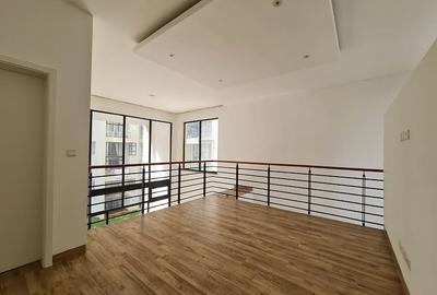 4 Bed Apartment with En Suite at Riverside Drive - 4