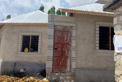 10 Bed House with Borehole at Bamburi