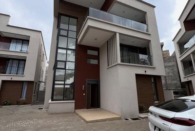 5 Bed Townhouse with En Suite at Lavington Green - 2