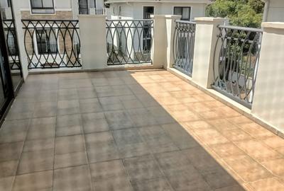 4 Bed Villa with En Suite in Westlands Area