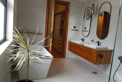 4 Bed Townhouse with En Suite in Westlands Area - 4