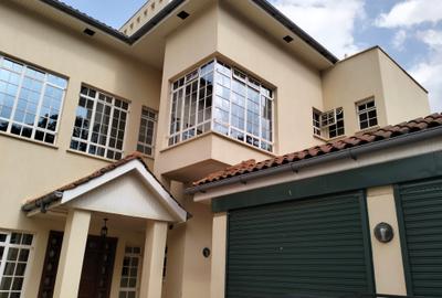 4 Bed Townhouse with En Suite in Kyuna