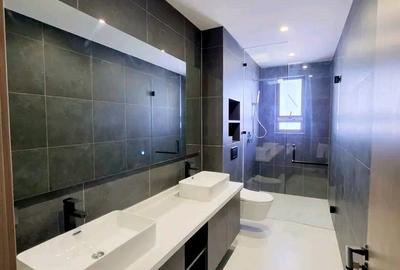 3 Bed Apartment with En Suite at Links Road - 3