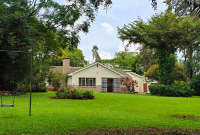 4 Bed House with En Suite at Old Runda - 2