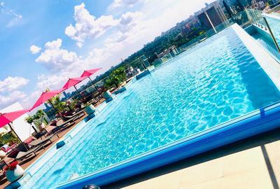 Serviced 2 Bed Apartment with En Suite at Skynest