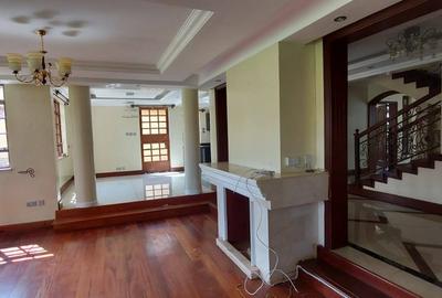 5 Bed House with En Suite in Runda - 4