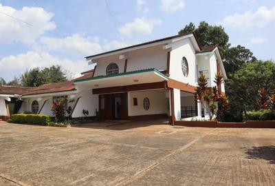 5 Bed House with En Suite at Old Runda