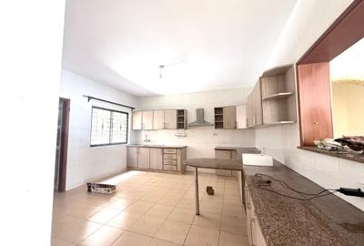 3 Bed Apartment with En Suite in Kileleshwa - 3