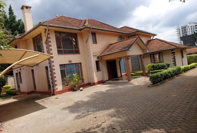 4 Bed House with En Suite at Mimosa Road