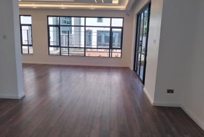 5 Bed Townhouse with En Suite in Lavington - 4