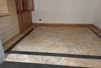 5 Bed Townhouse at Convent Road - 3