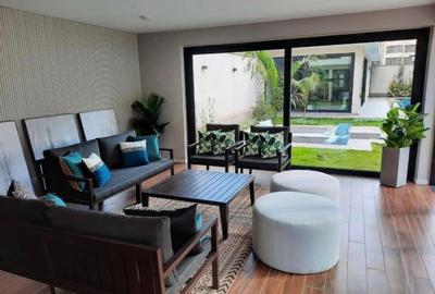 Serviced 2 Bed Apartment with En Suite in Lavington - 4