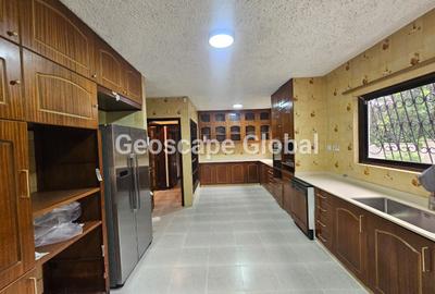 5 Bed House with En Suite in Muthaiga - 3