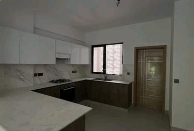 2 Bed Apartment with En Suite in Brookside - 2