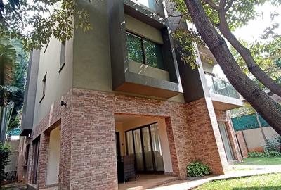 5 Bed Townhouse with En Suite at Convent Drive