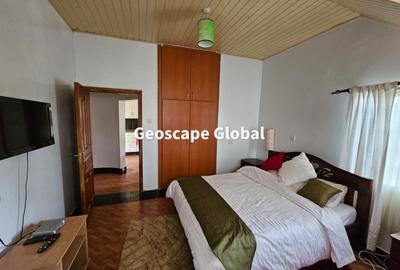 Furnished 1 Bed Apartment with En Suite in Rosslyn - 3