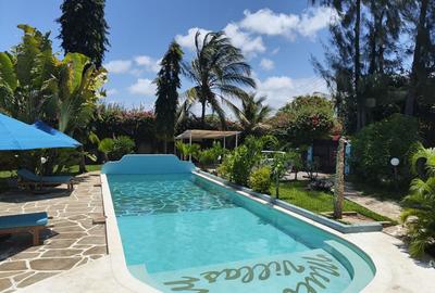 3 Bed Villa with En Suite at Casuarina - 4