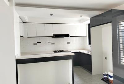 Serviced 3 Bed Apartment with En Suite in Kilimani