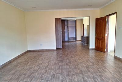 5 Bed Townhouse with En Suite in Kyuna