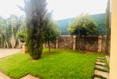 5 Bed Townhouse with En Suite in Lavington - 3