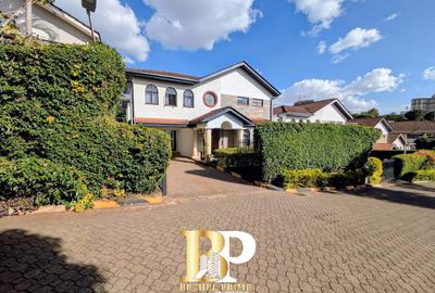 5 Bed Townhouse with En Suite in Spring Valley - 4