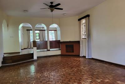 5 Bed House with En Suite in Nyari - 3