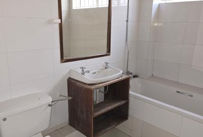 4 Bed Townhouse with En Suite in Spring Valley - 4