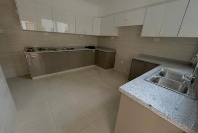 3 Bed Apartment with En Suite in Lavington - 3
