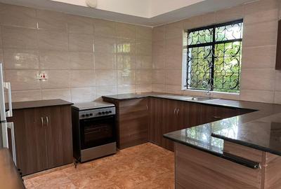 2 Bed House with En Suite in Runda