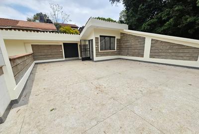 4 Bed House with En Suite in Spring Valley