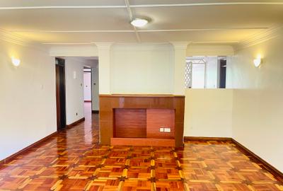 5 Bed Villa with En Suite in Runda - 3