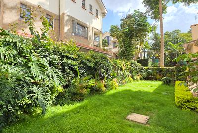 4 Bed Townhouse with En Suite at Lavington - 3