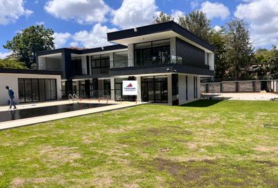 6 Bed Villa with En Suite in Nyari - 3