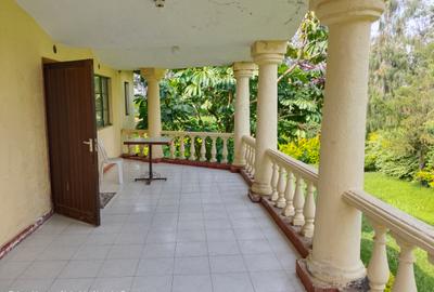 5 Bed House with En Suite at Ridgeways Lane