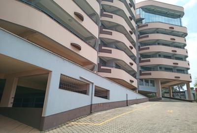 3 Bed Apartment with En Suite at Kabarserian Avenue Near Kianda School