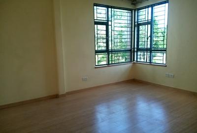 5 Bed House with En Suite in Lavington