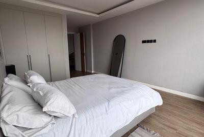 Serviced 3 Bed Apartment with En Suite at Brookside Drive - 2