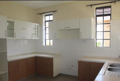 4 Bed Townhouse with En Suite in Kiambu Road - 2