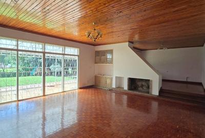 4 Bed House with En Suite at Loresho Crescent - 4